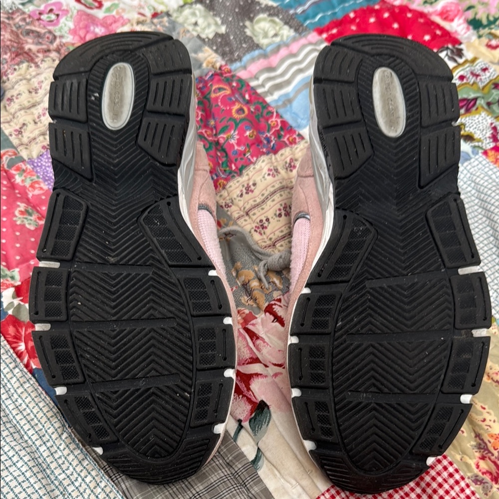 Trendy Pink and Gray Sneakers with Star Accent - Picture 9 of 13